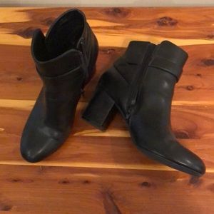 Report black booties 9.5 NWOT by Stitch Fix